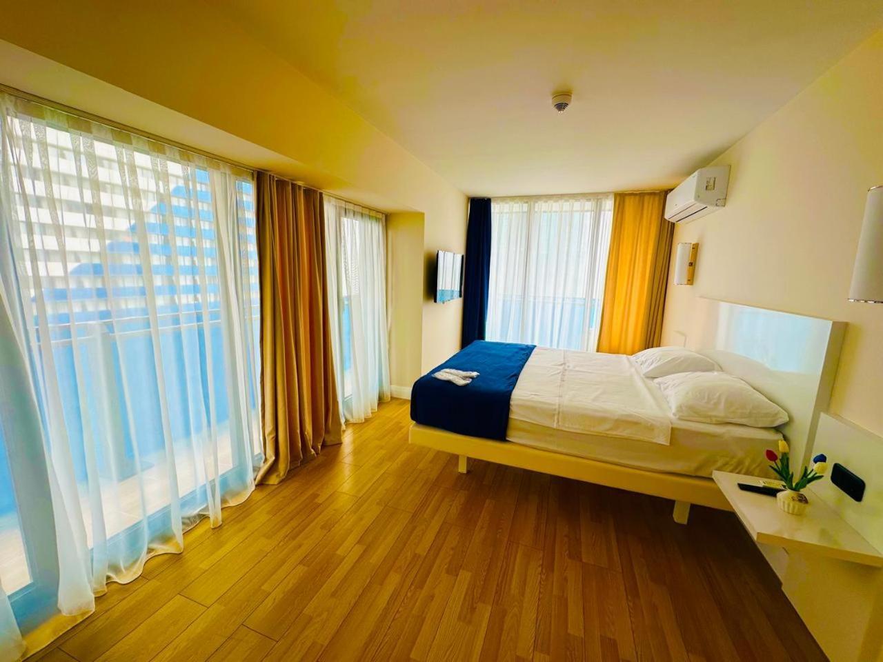 Orbi City Best Apartments Batumi Exterior photo